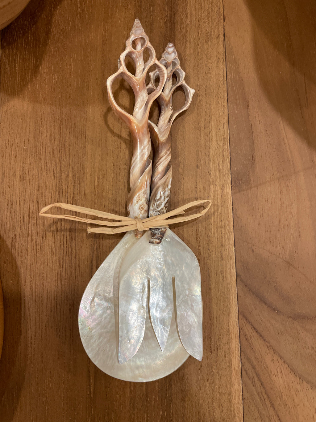 Cutout Shell and Mother of Pearl Mini Serving Set