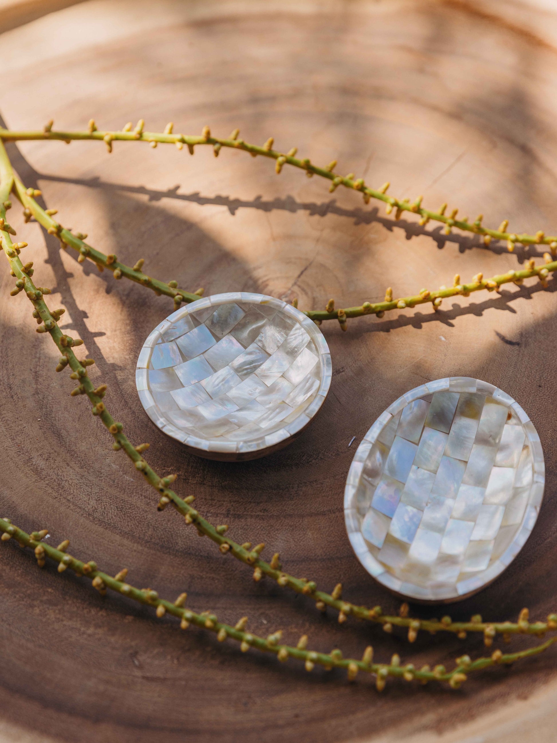 Teak and Mosaic Mother of Pearl Round Mini Dish