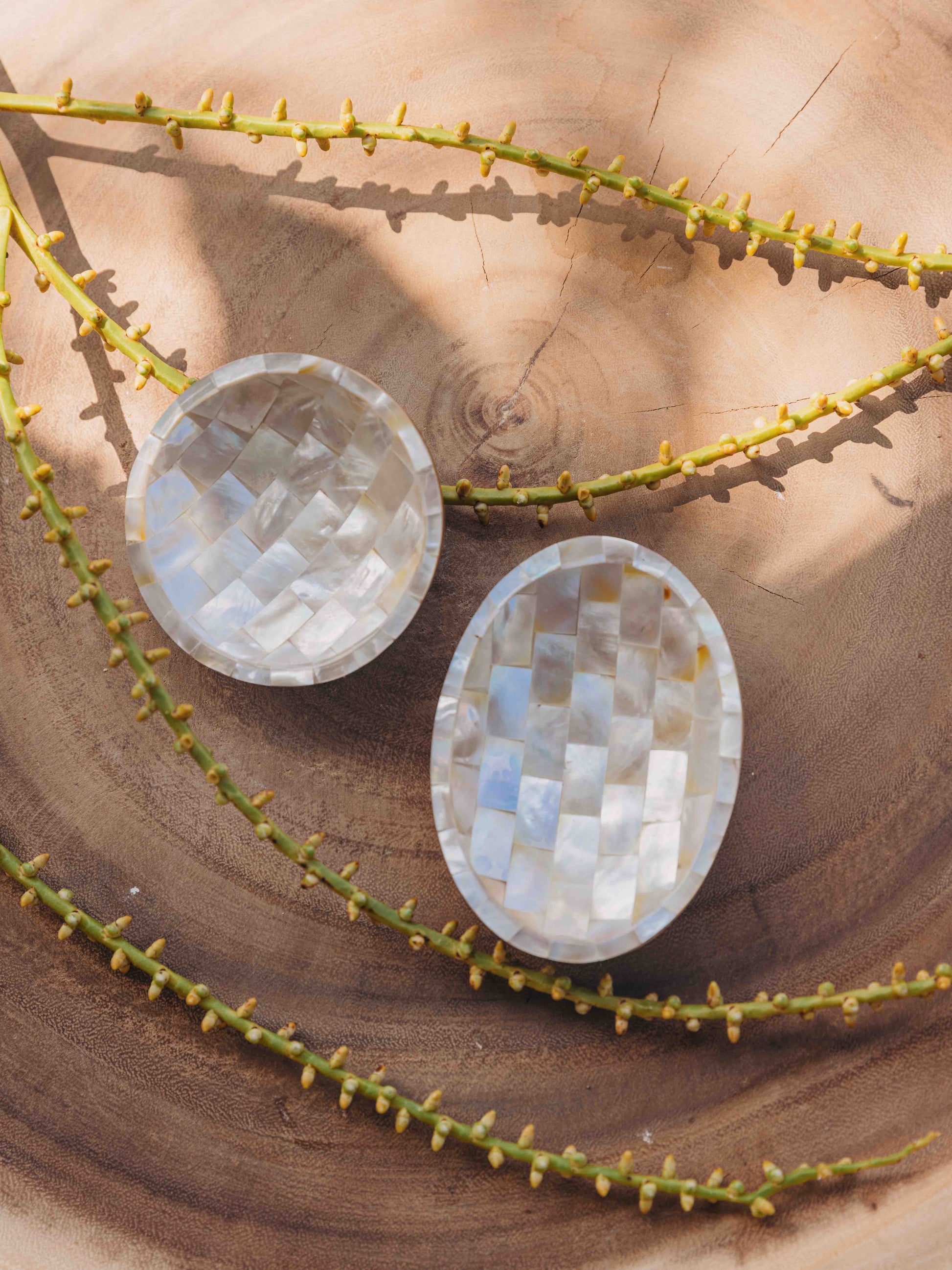 Teak and Mosaic Mother of Pearl Round Mini Dish